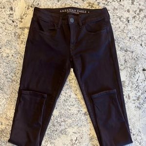 Women’s American Eagle size 6 Regular dark plum colored jeggings